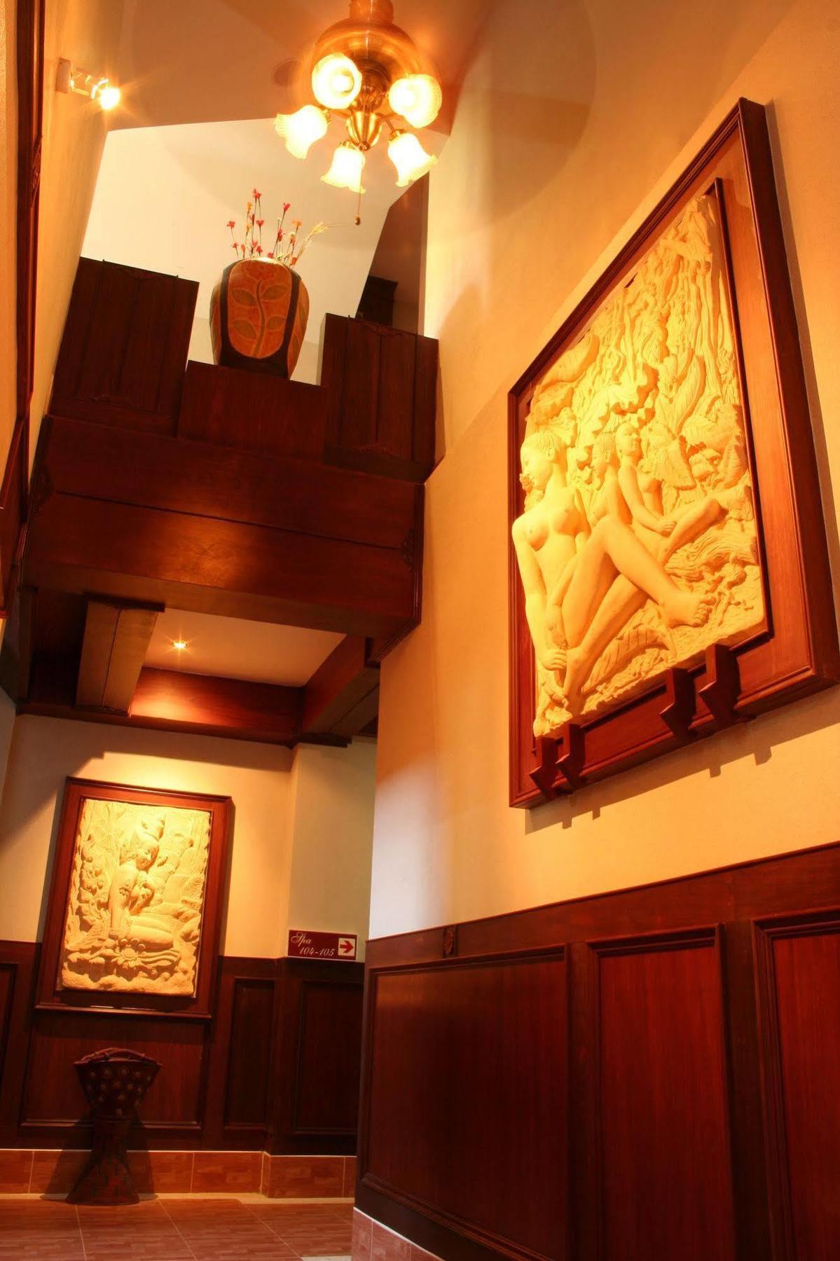 Budsaba & Hotel 3*
