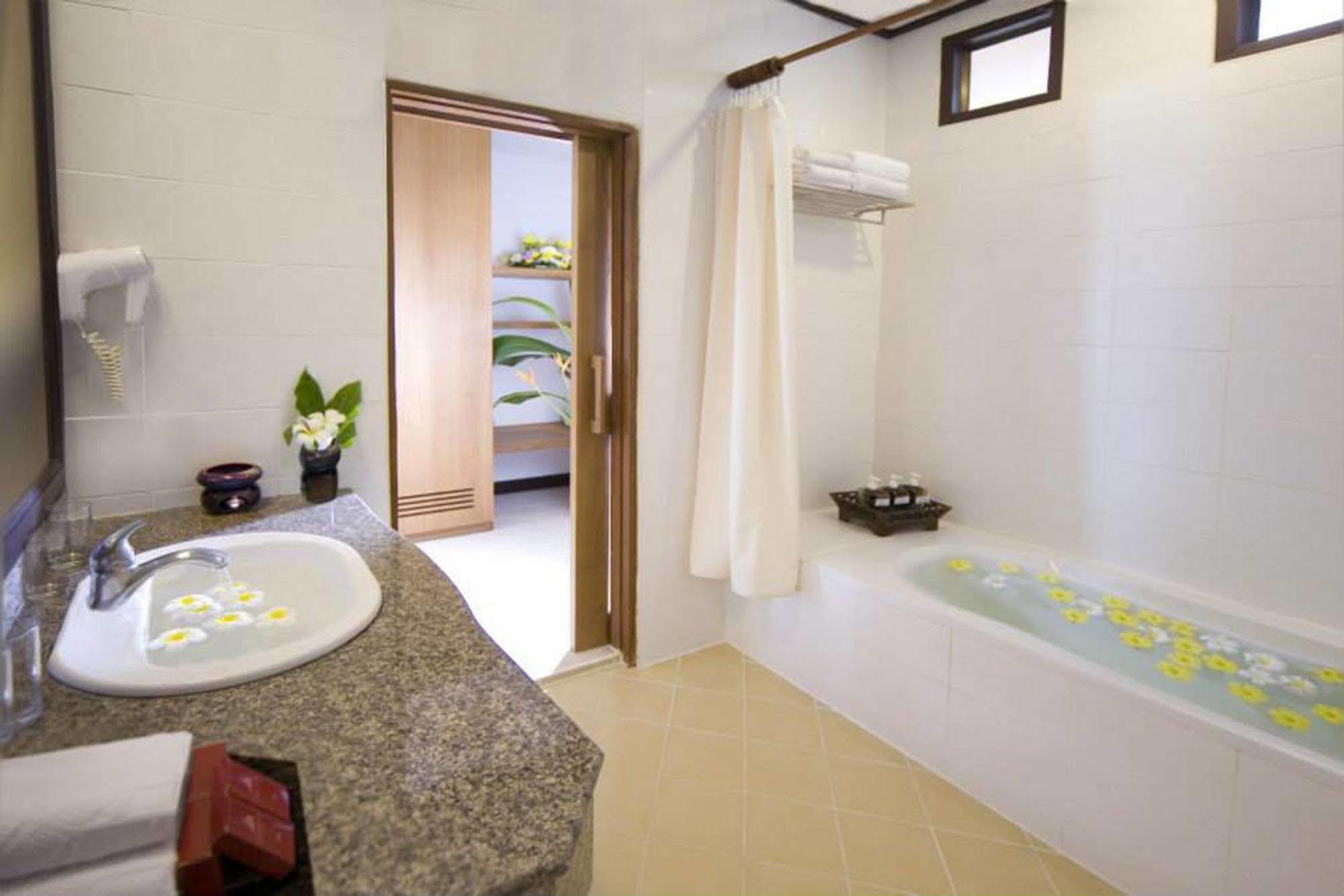Thai House Hotel