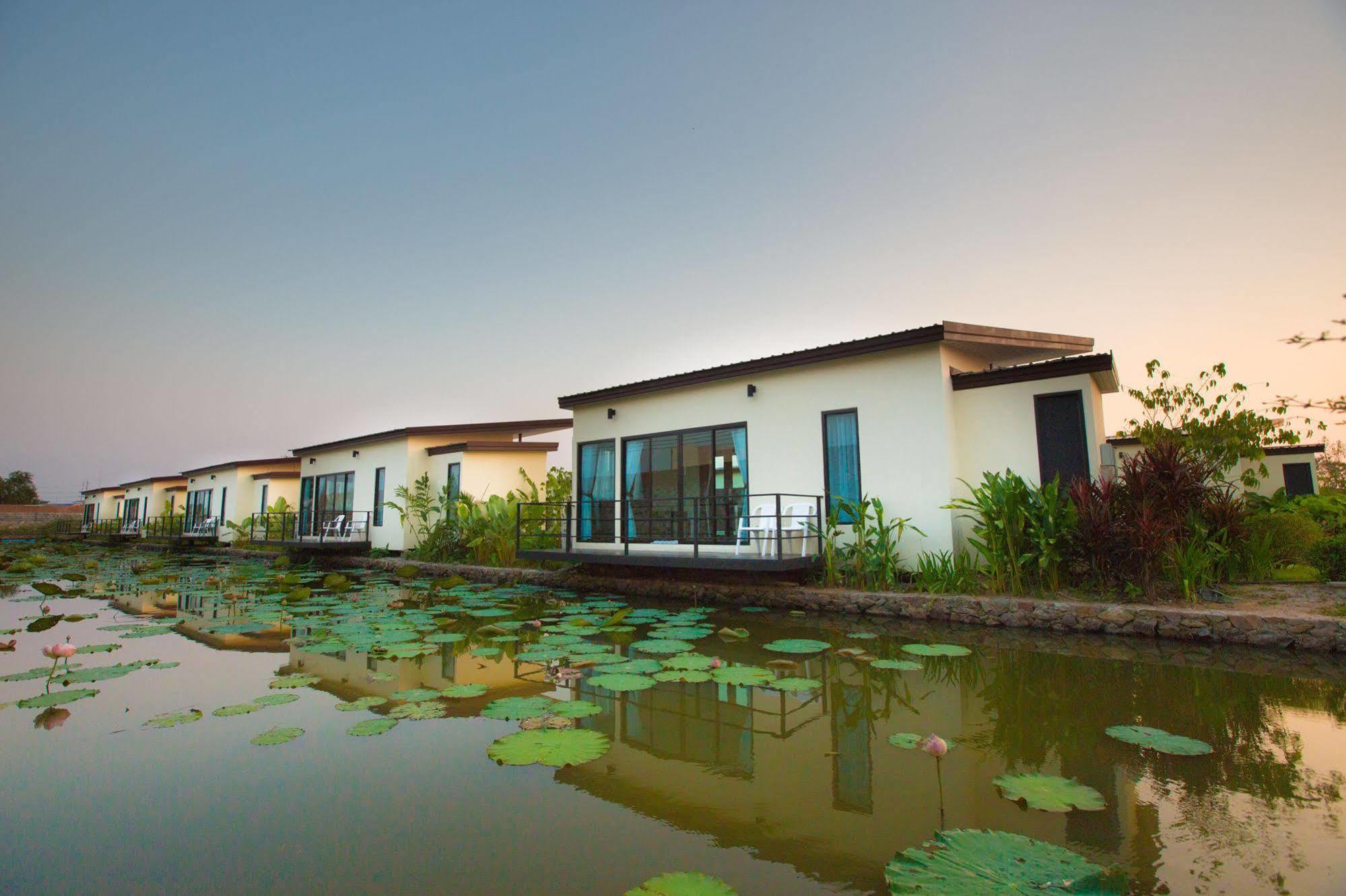 Bua Tara Resort 3*