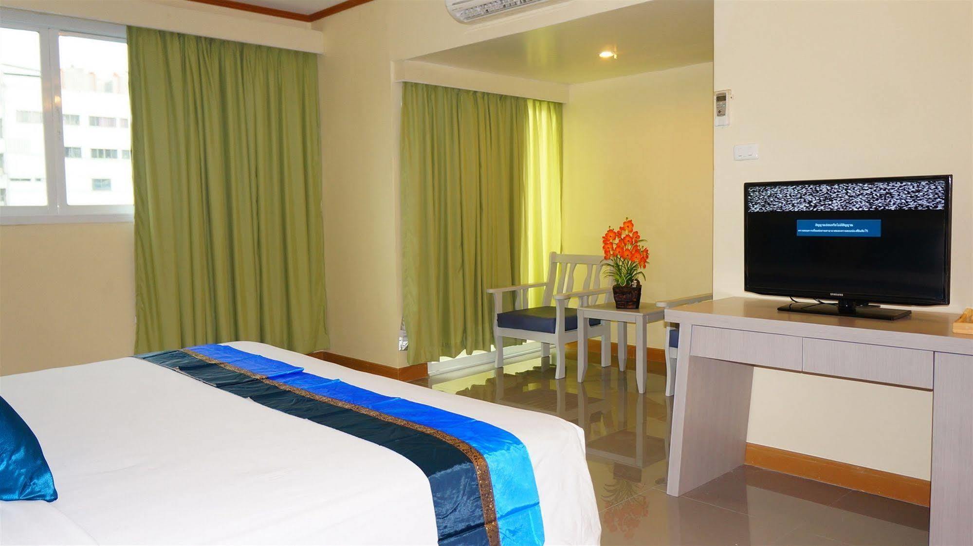 J Two S Pratunam Hotel 2*