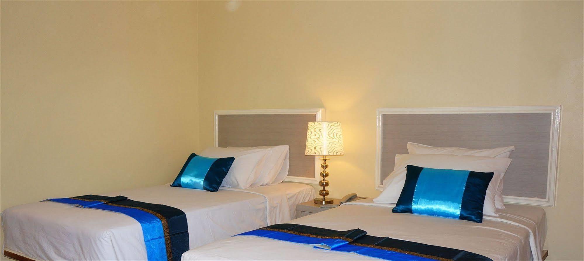 J Two S Pratunam Hotel