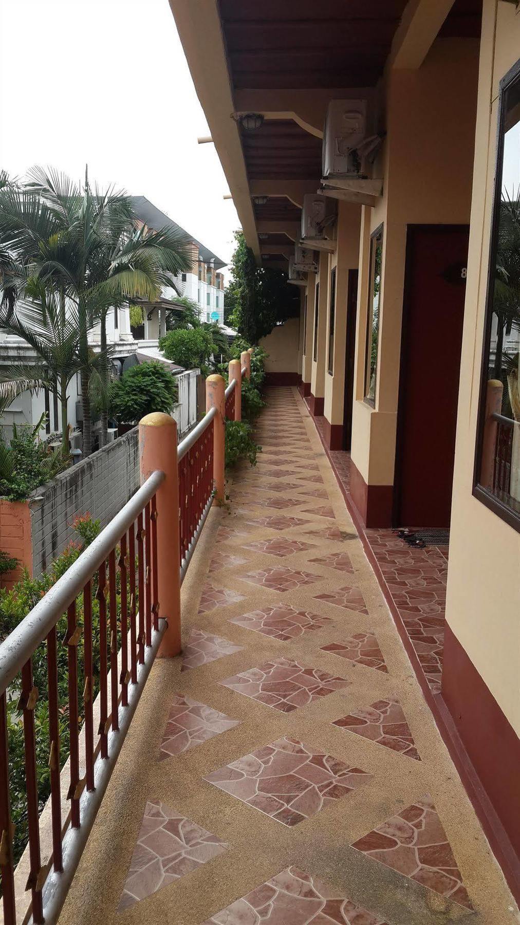 Relax Hotel 2*