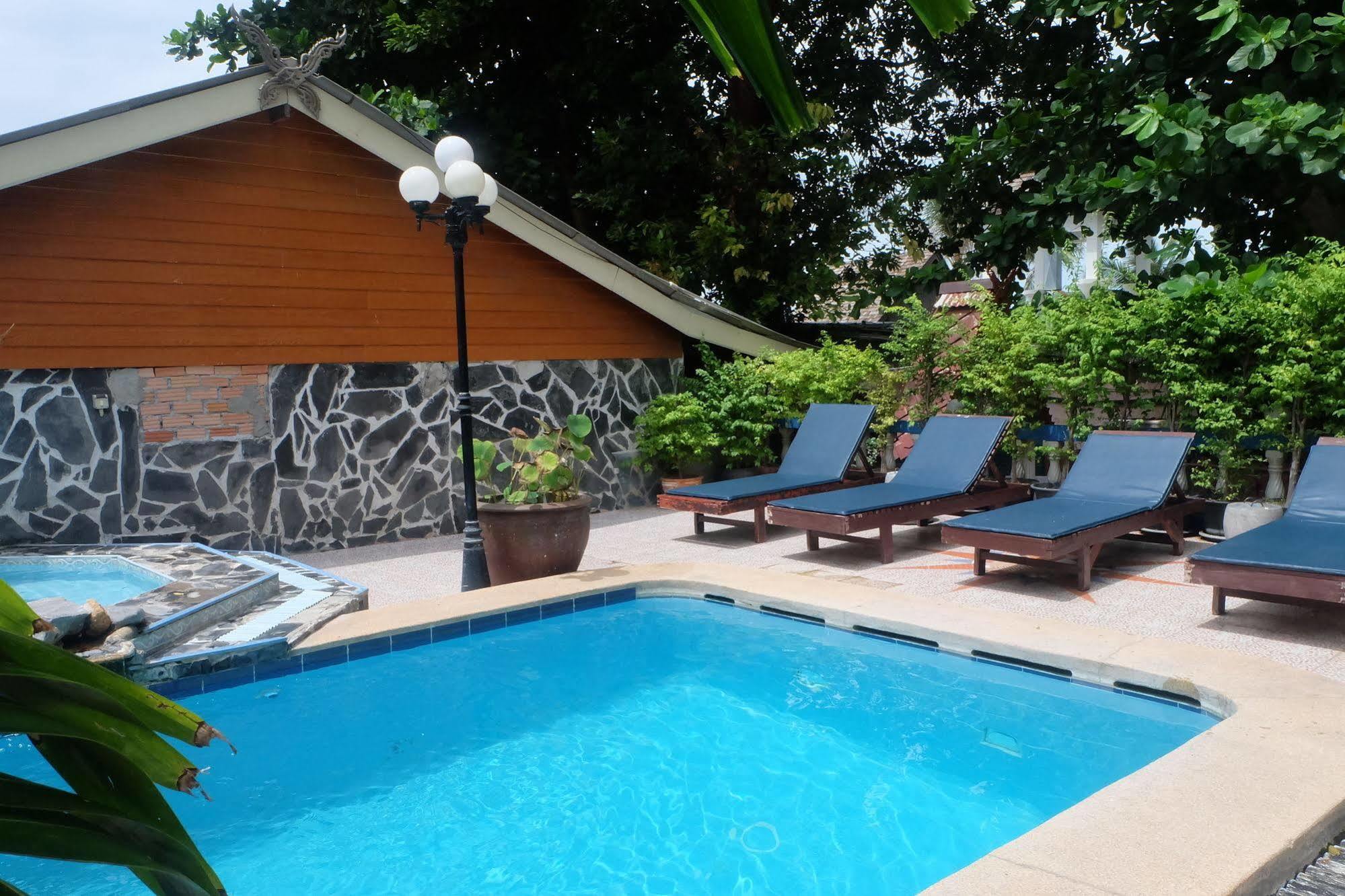 Relax Hotel