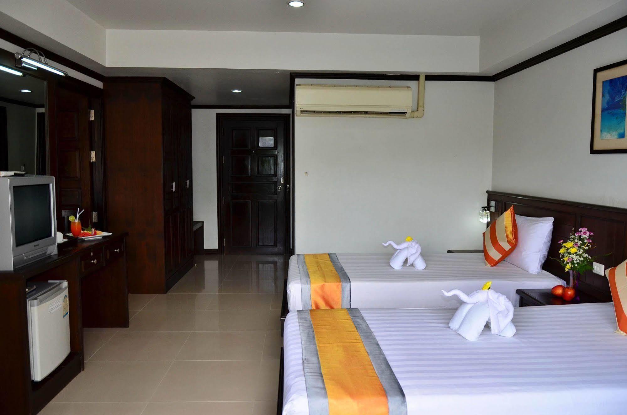 Hotel First