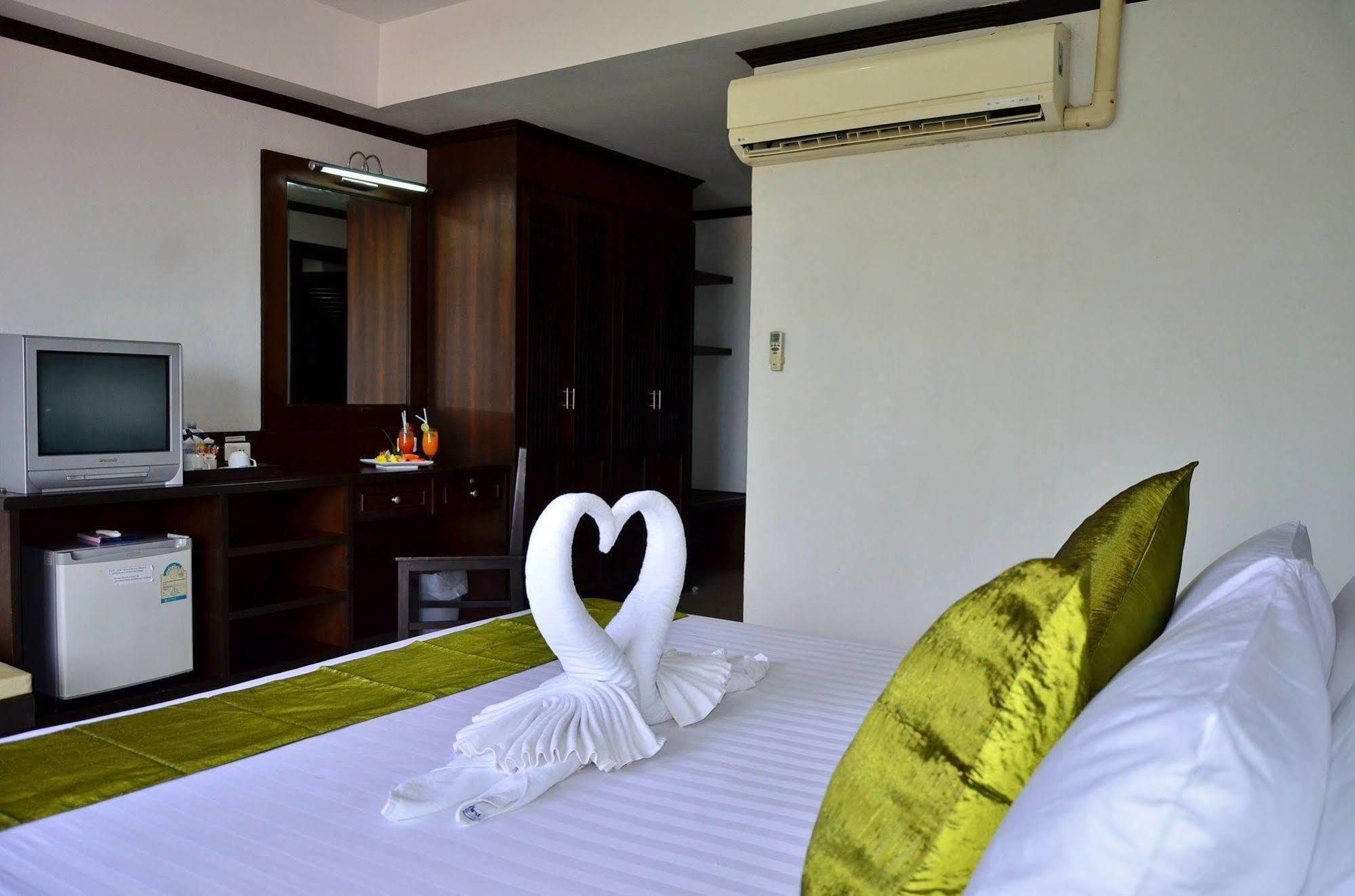 Hotel First Chaweng (Koh Samui)