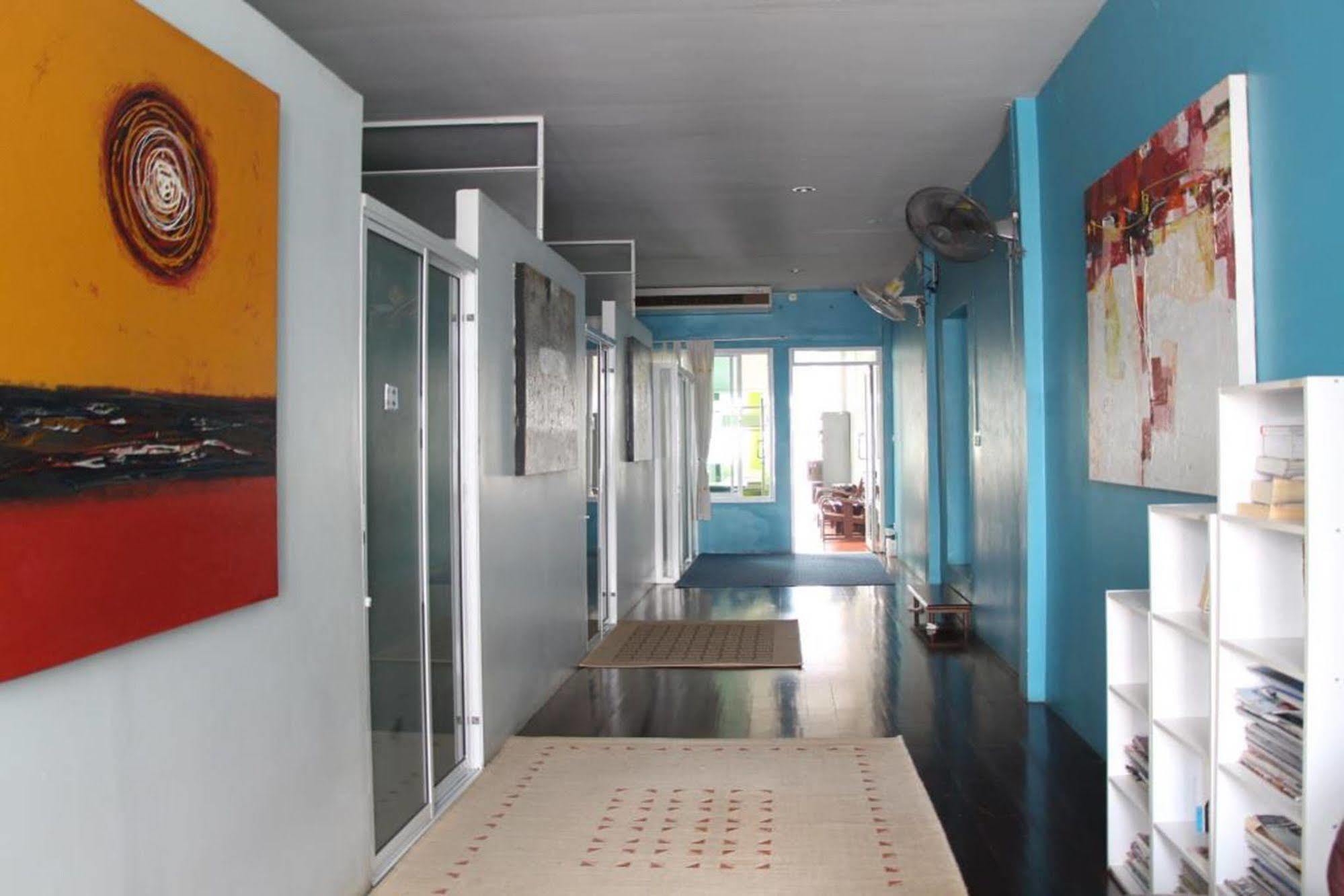 Hotel Oyo 1054 Backpacker Phuket