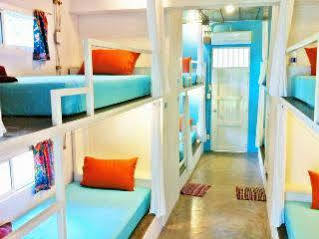 Glur Hostel *