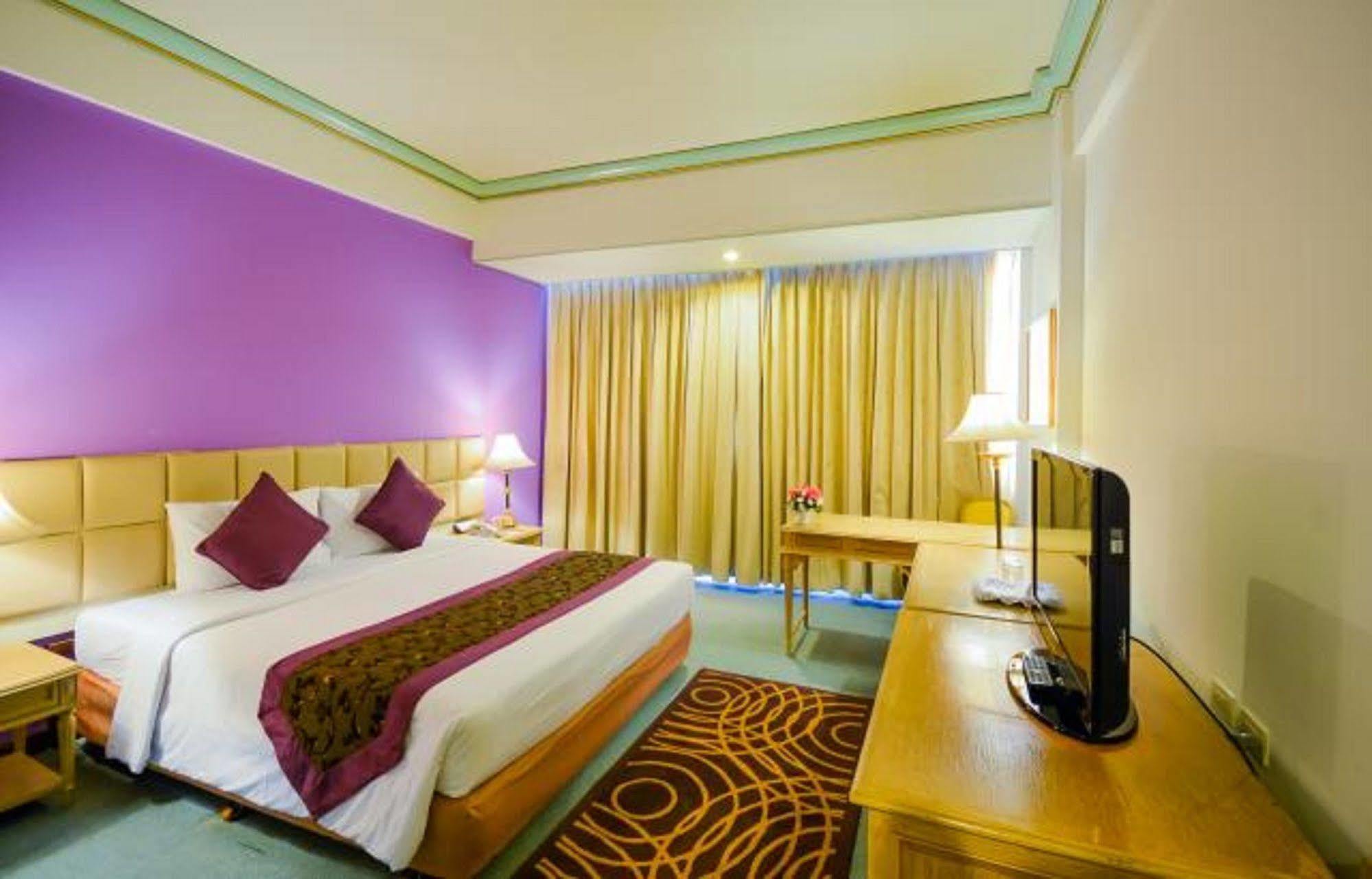 Hotel Courtyard By Marriott Town Phuket