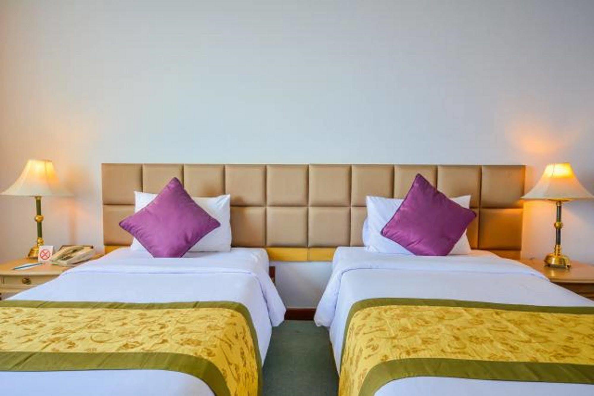 Courtyard By Marriott Town Hotel 4*