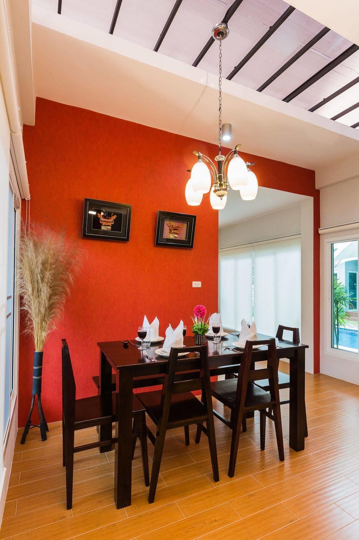 Villa Irawan House *
