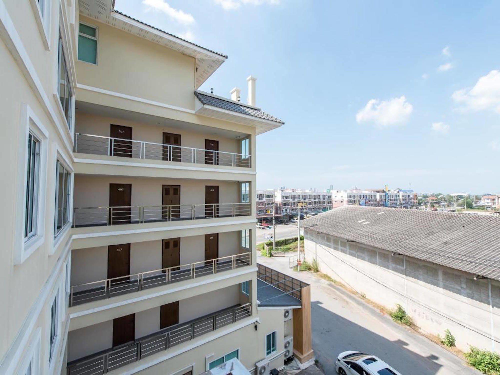 Hotel Oyo 488 Delight 3*
