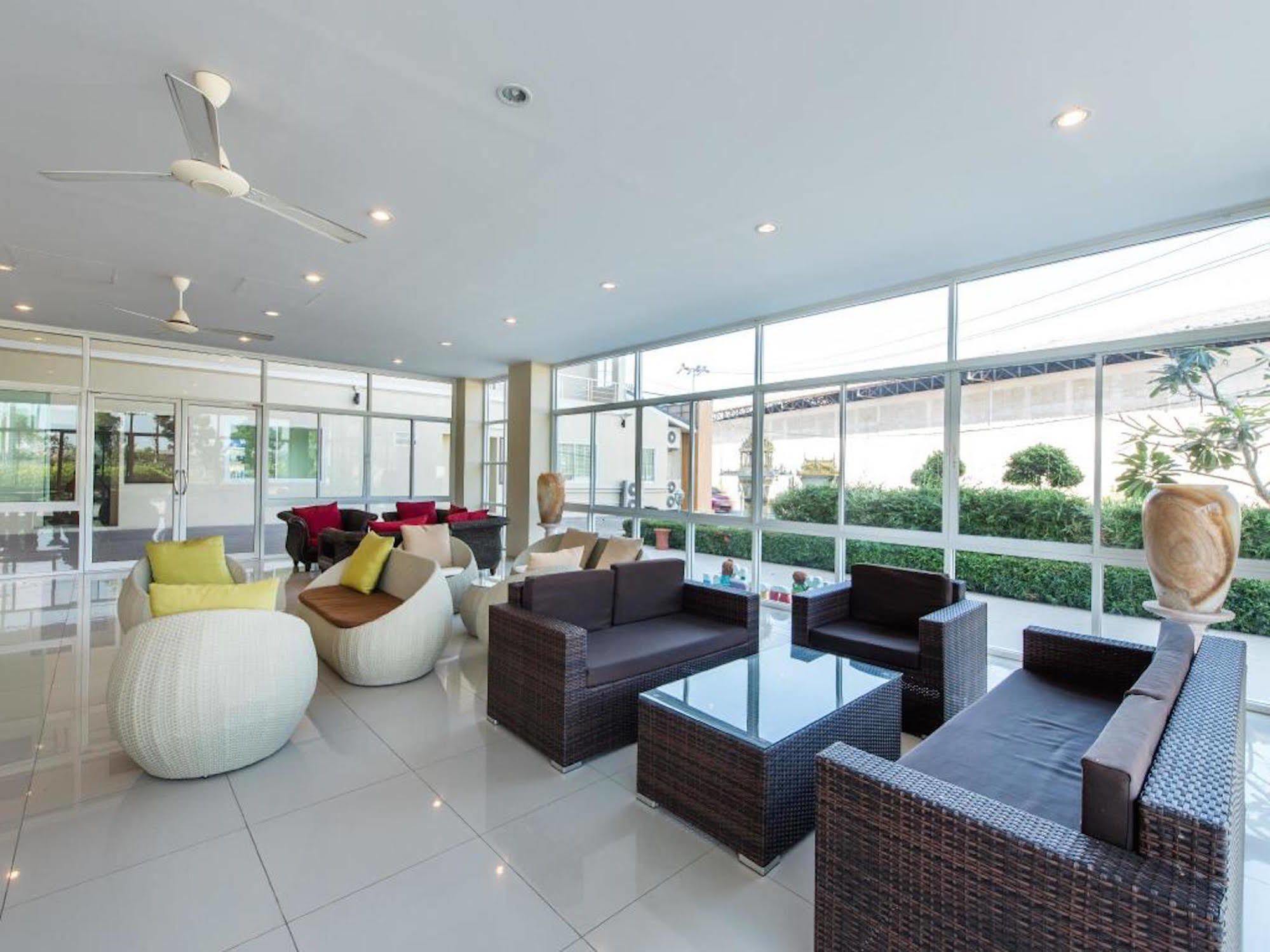 Hotel Oyo 488 Delight 3*