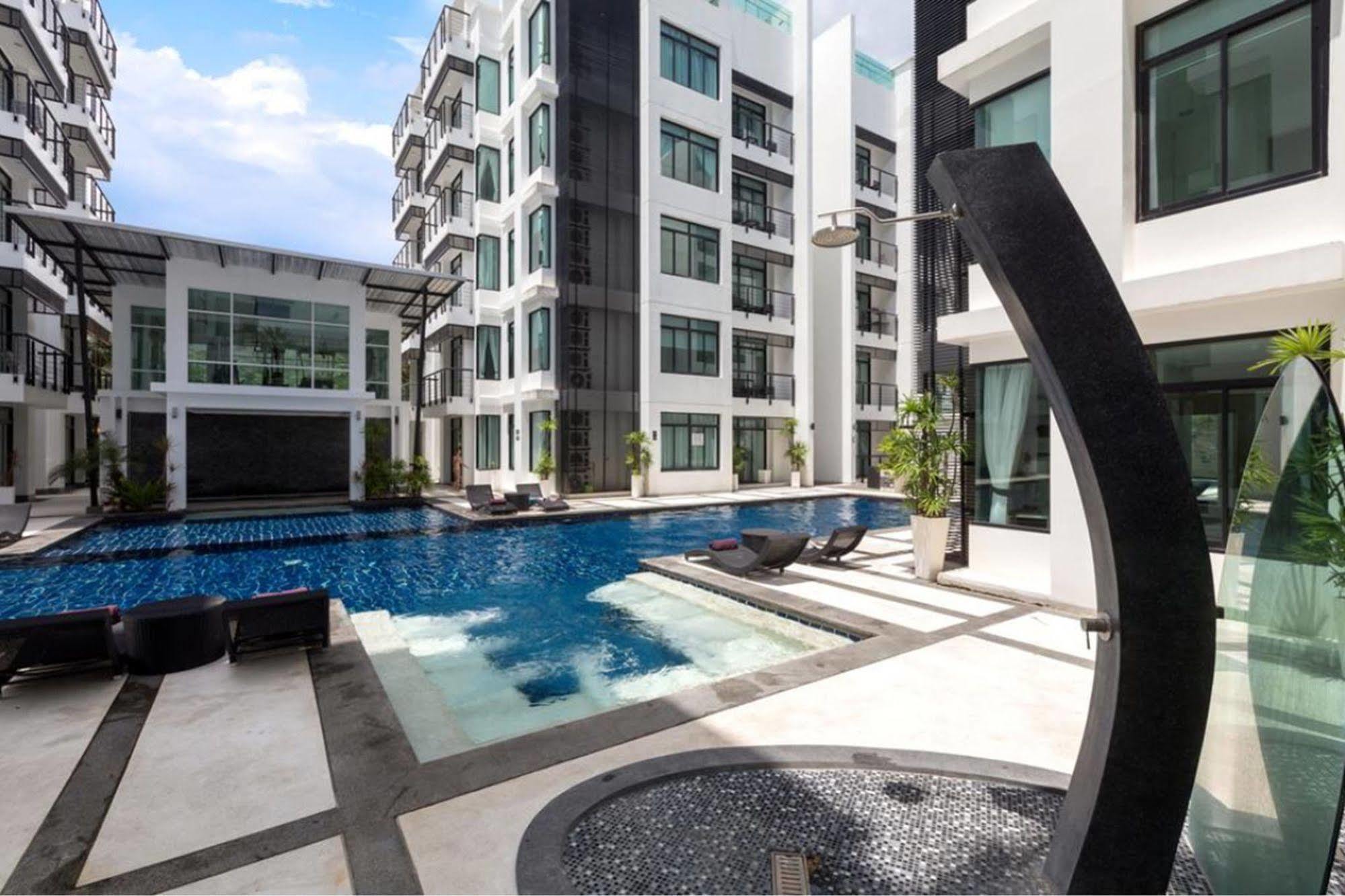 Private Pool Regent By Ppf *