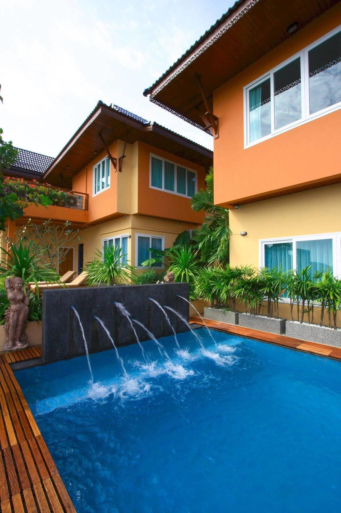 Hotel Oyo 626 The Phuket 2*