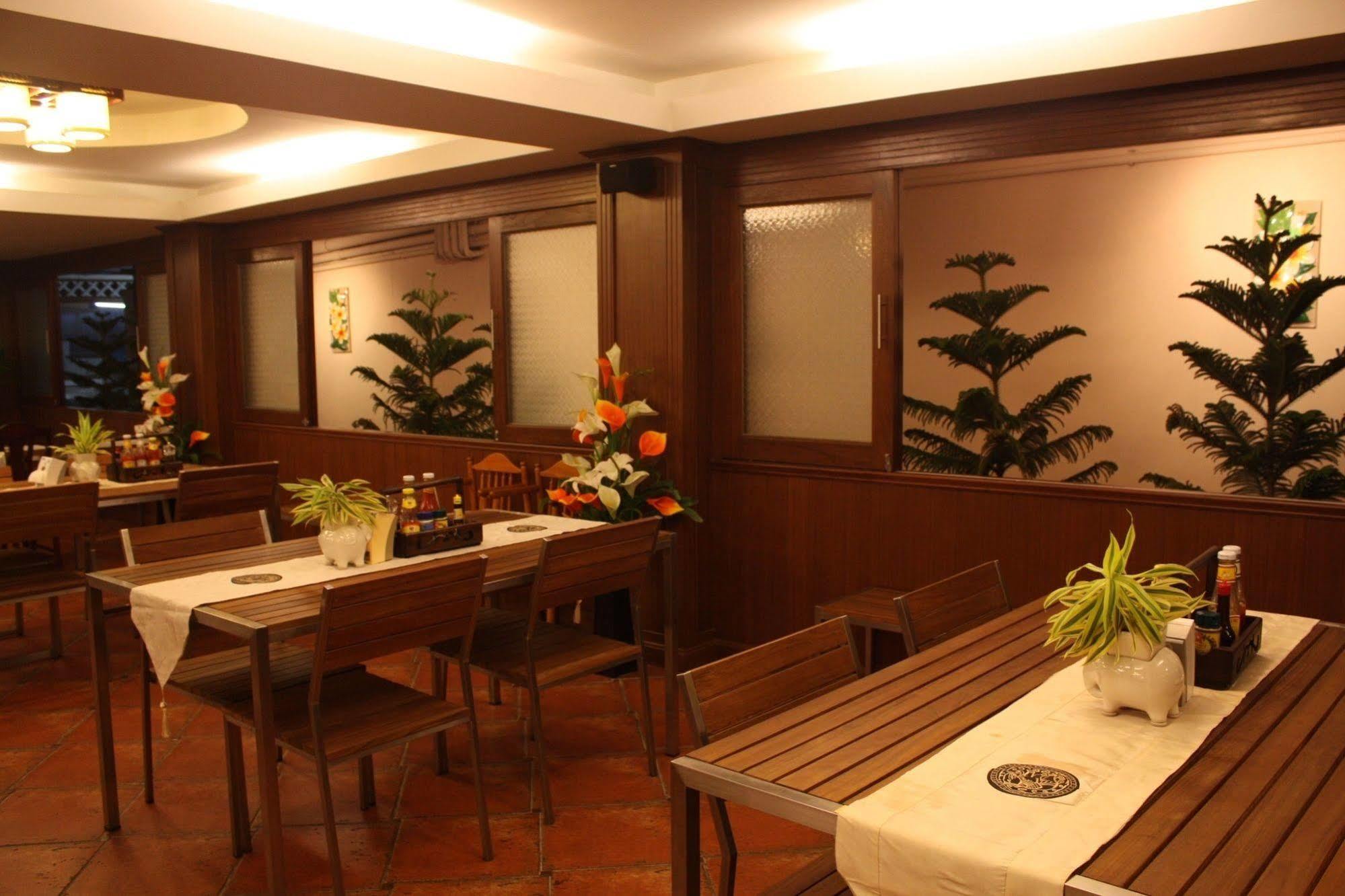 Opal House & Restaurant Inn 2*