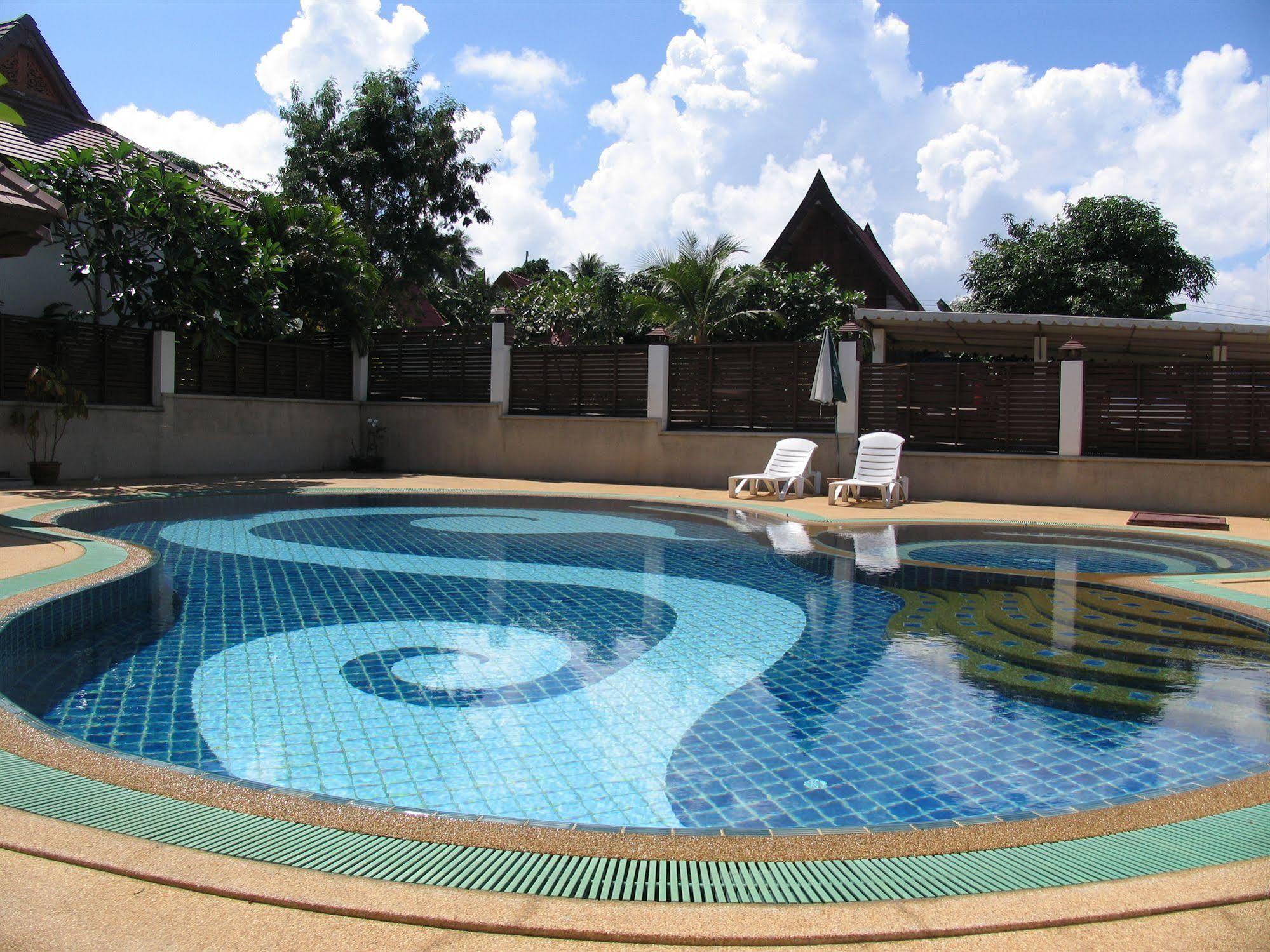 Resort Samui & 2*
