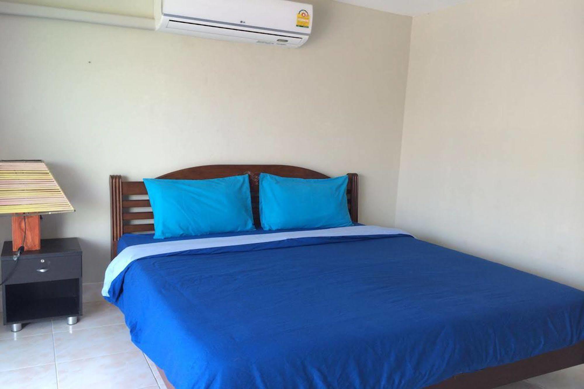 Baan Smile Place Hostel