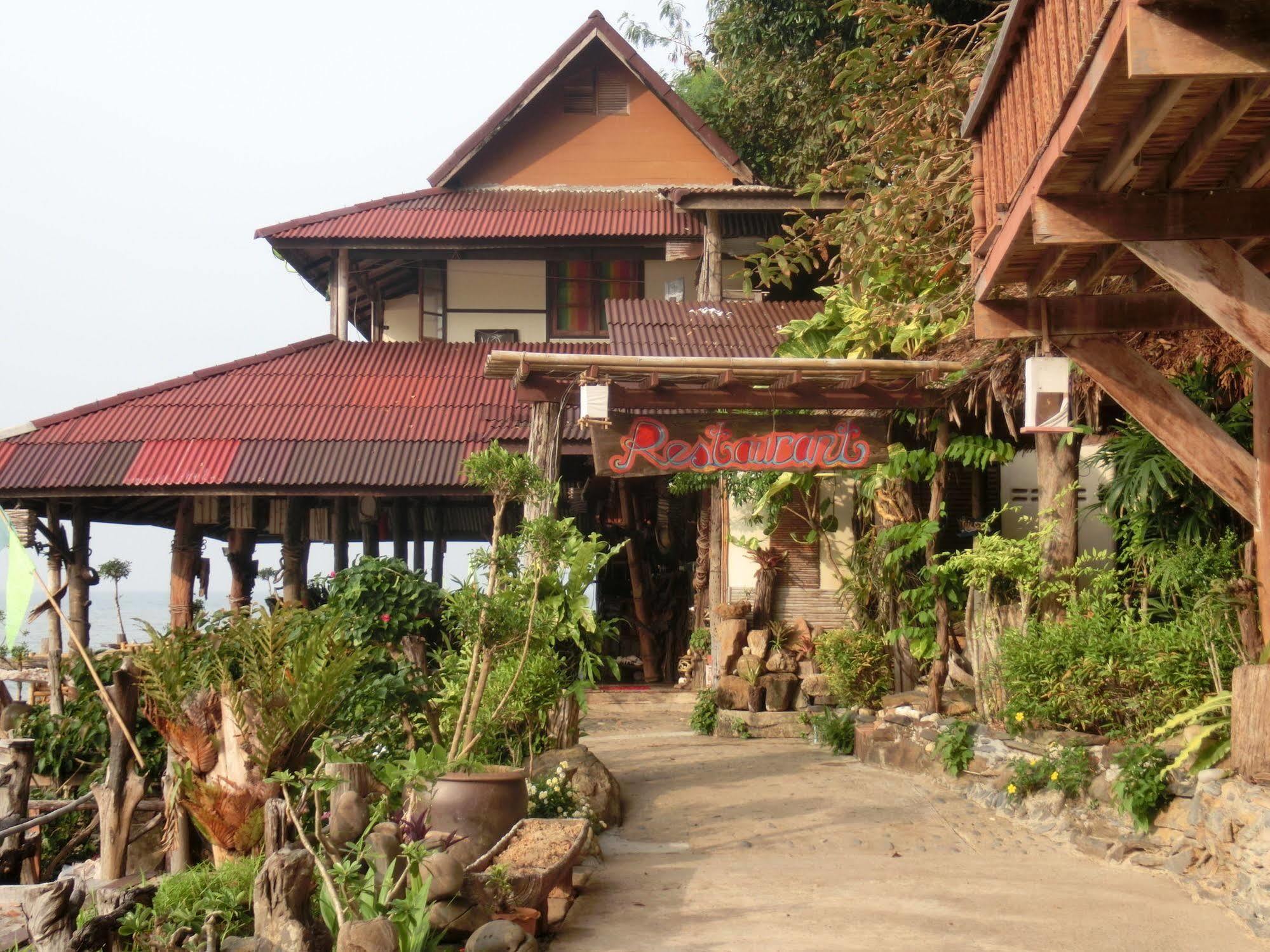 Bamboo Bay Resort 3*