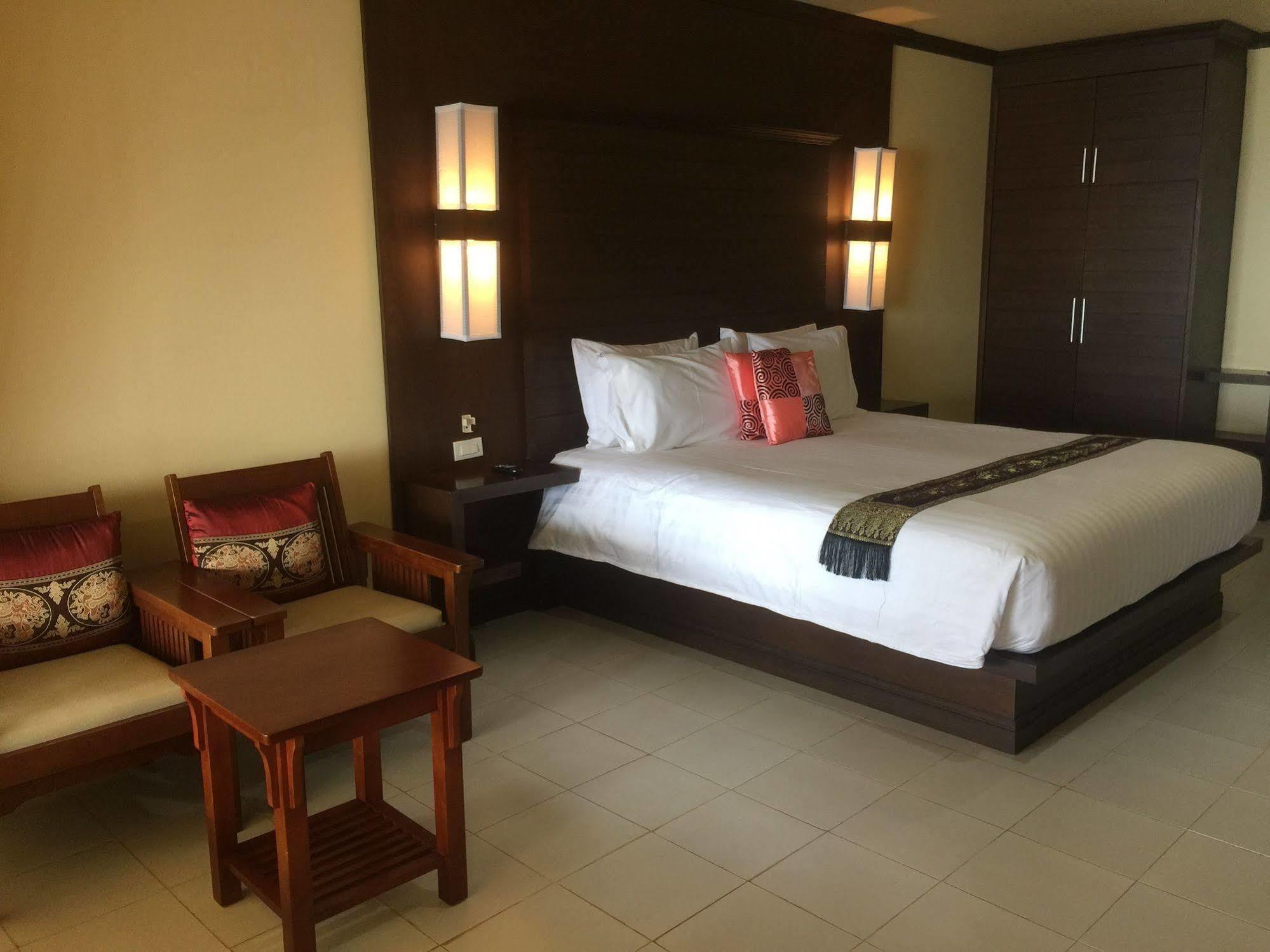 Lanta Hotel 2*