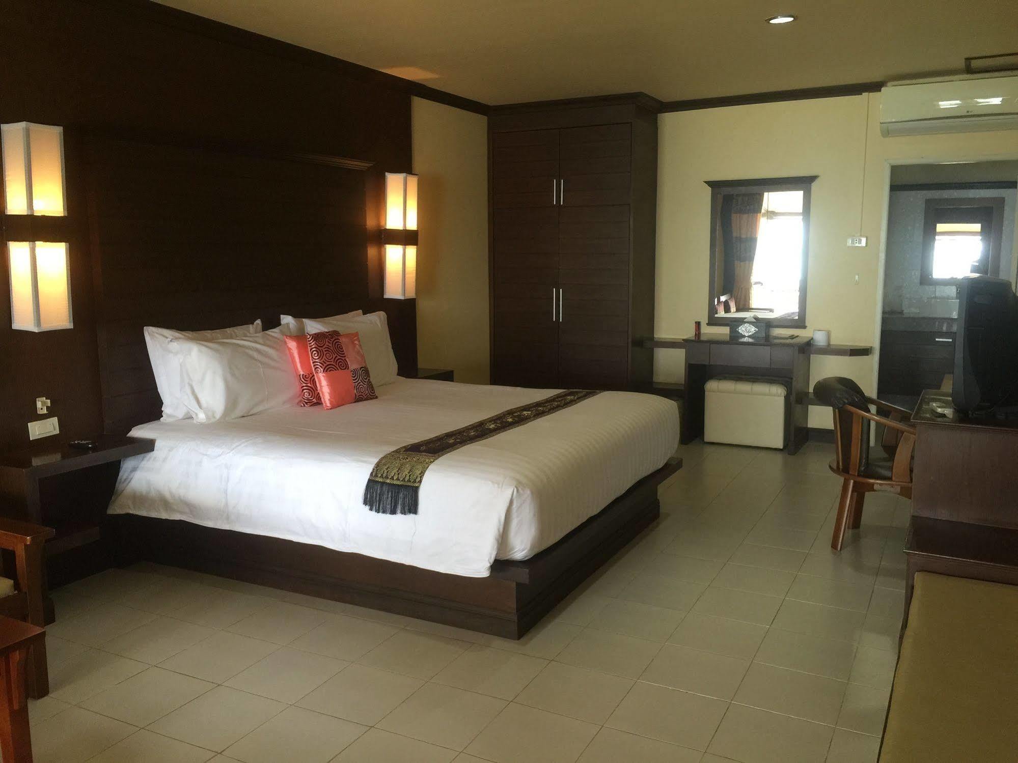 Lanta Hotel