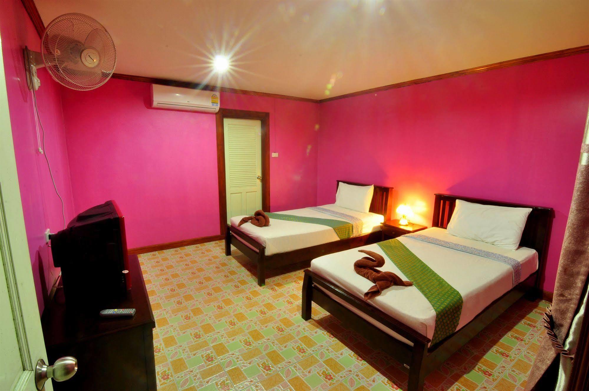Sea House Hotel 2*