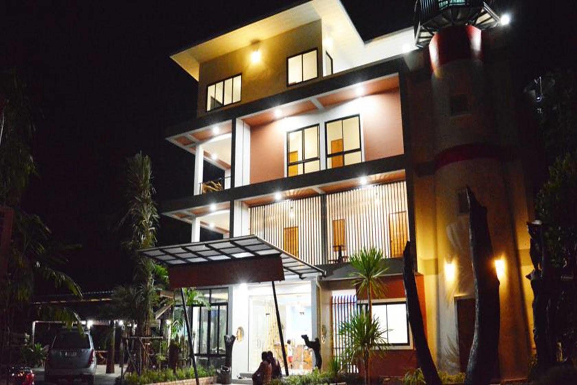 Hotel Krabi Lighthouse @ Aonang 3*