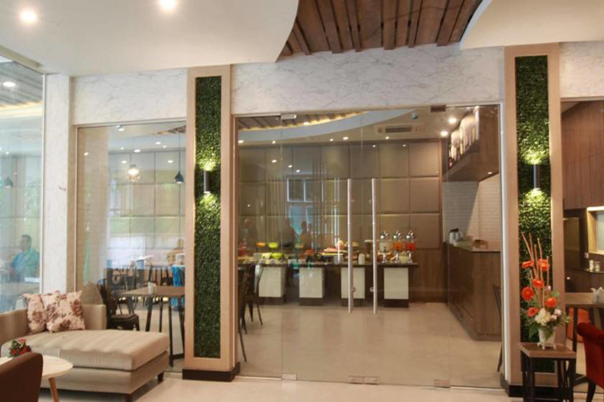 Hotel Levana Pattaya Hotel - Sha Extra Plus Pattaya