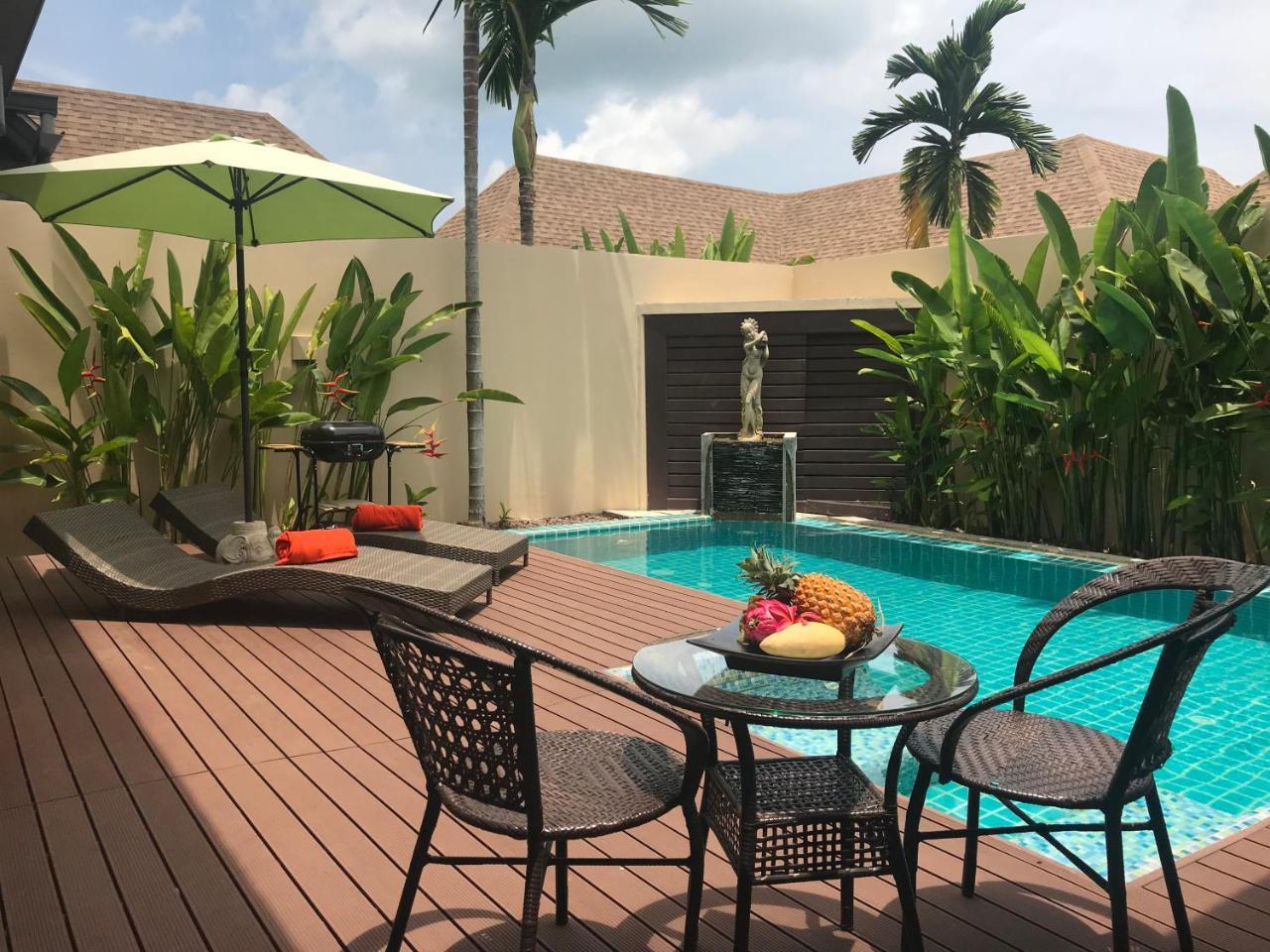 Plunge Tropical Villa *