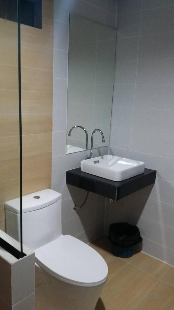 Lanta Long Hostel *