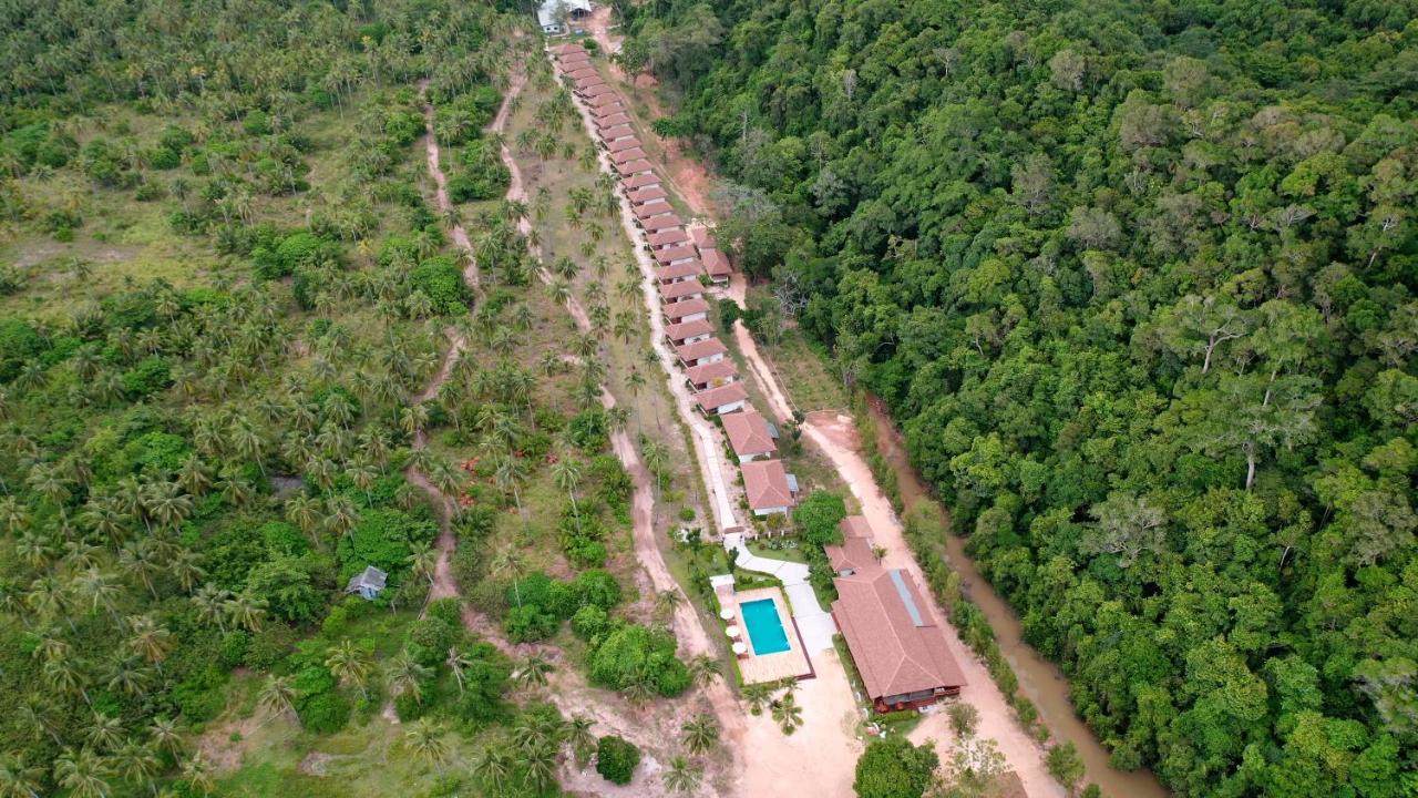 Paradise 3*