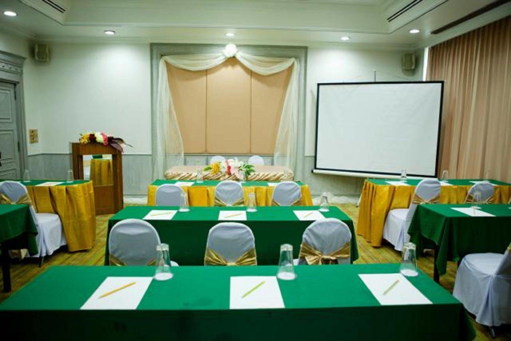 Courtyard By Marriott Town 4* Phuket
