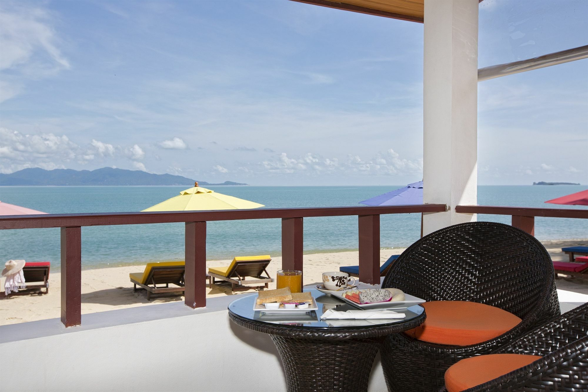 The Cosy Maenam Hotel