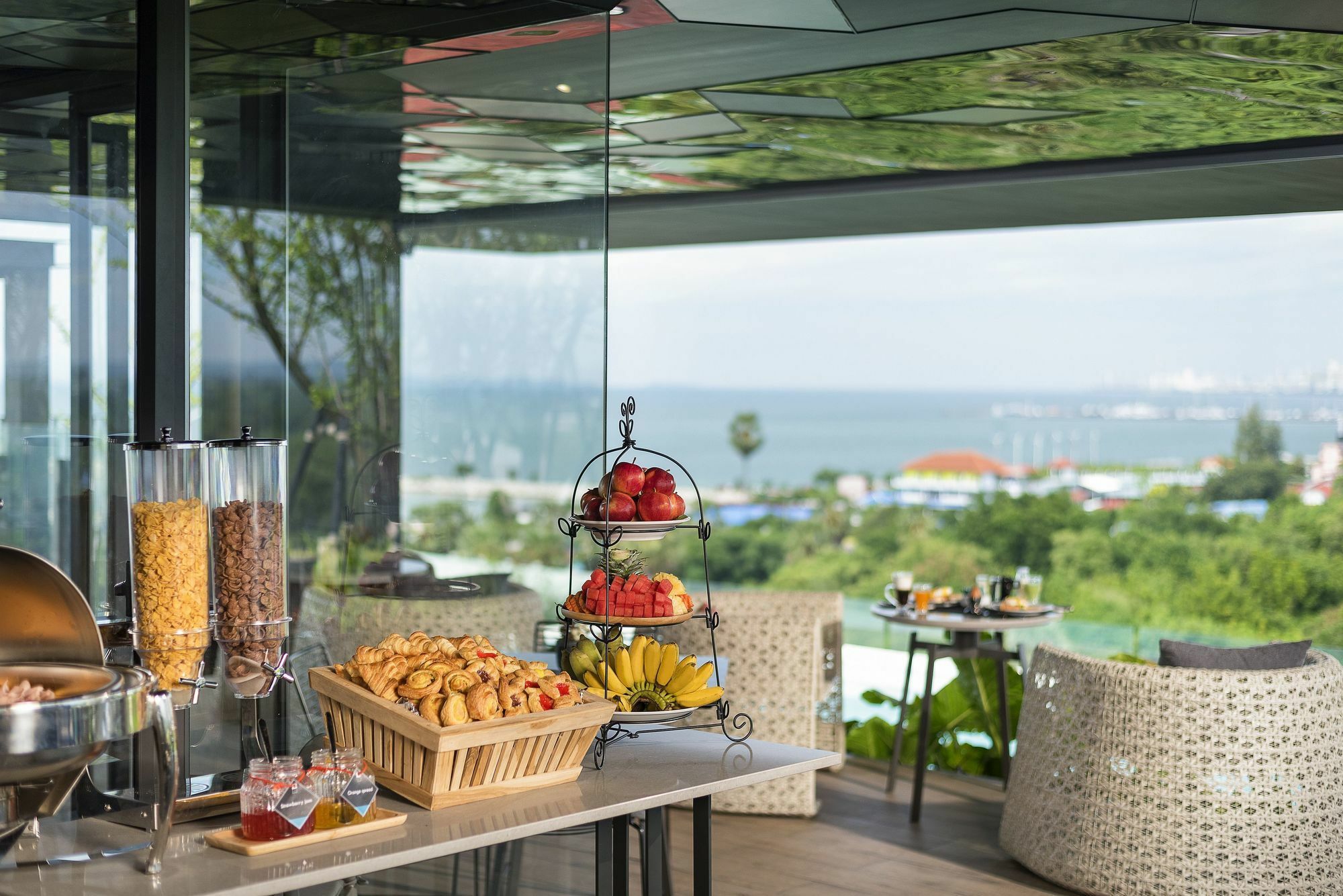 Cross Vibe Pattaya Seaphere - Formerly X2 Vibe Pattaya Seaphere Hotel