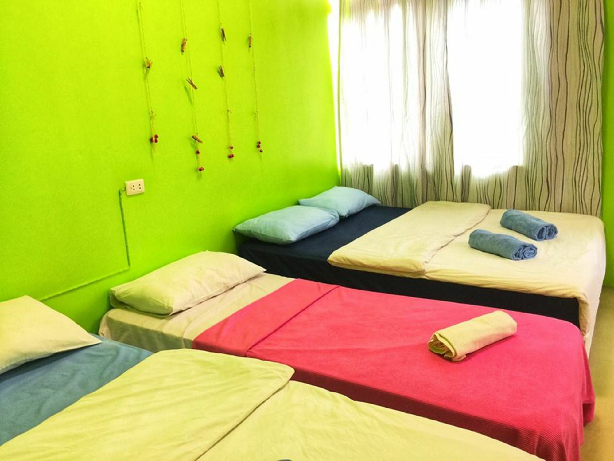 Baan Phangnga Beds And Bakery Guest house