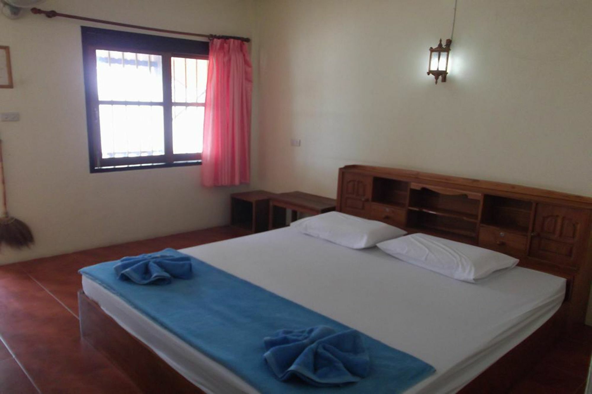 Hotel At 2*