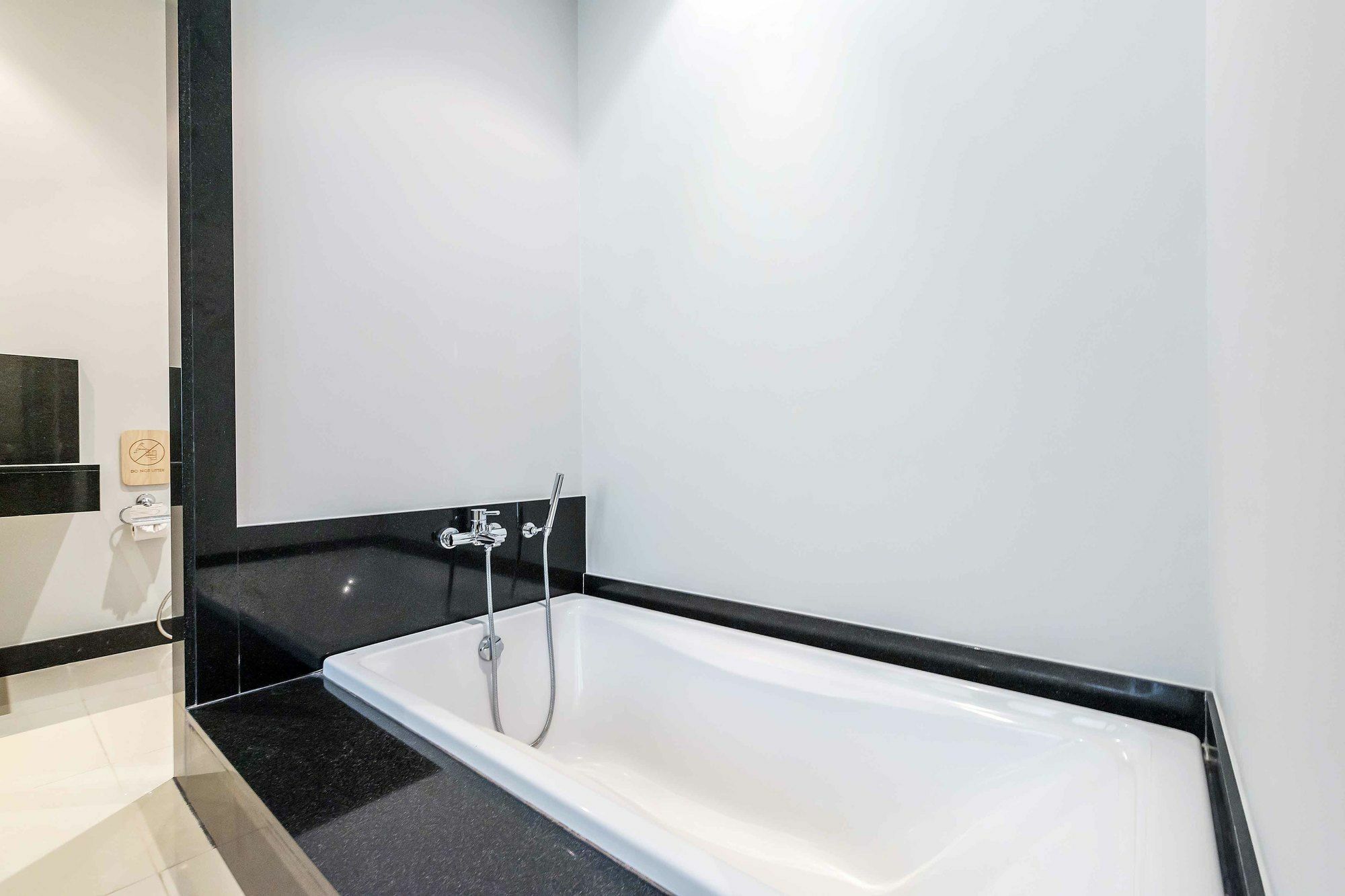 Apartamento Prima De By Favstay - Naiharn