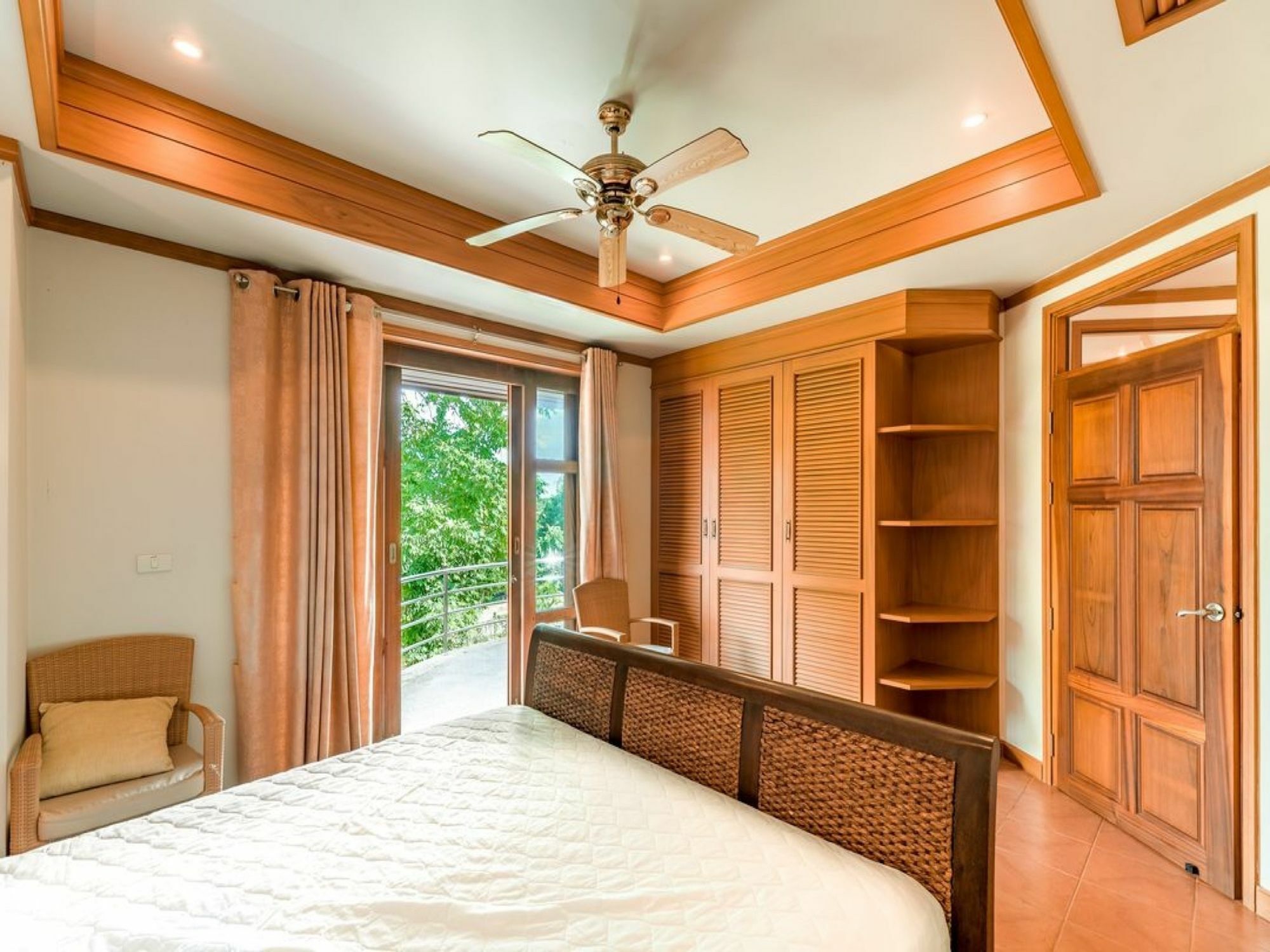 3 Bedroom On Front Tg12 Villa