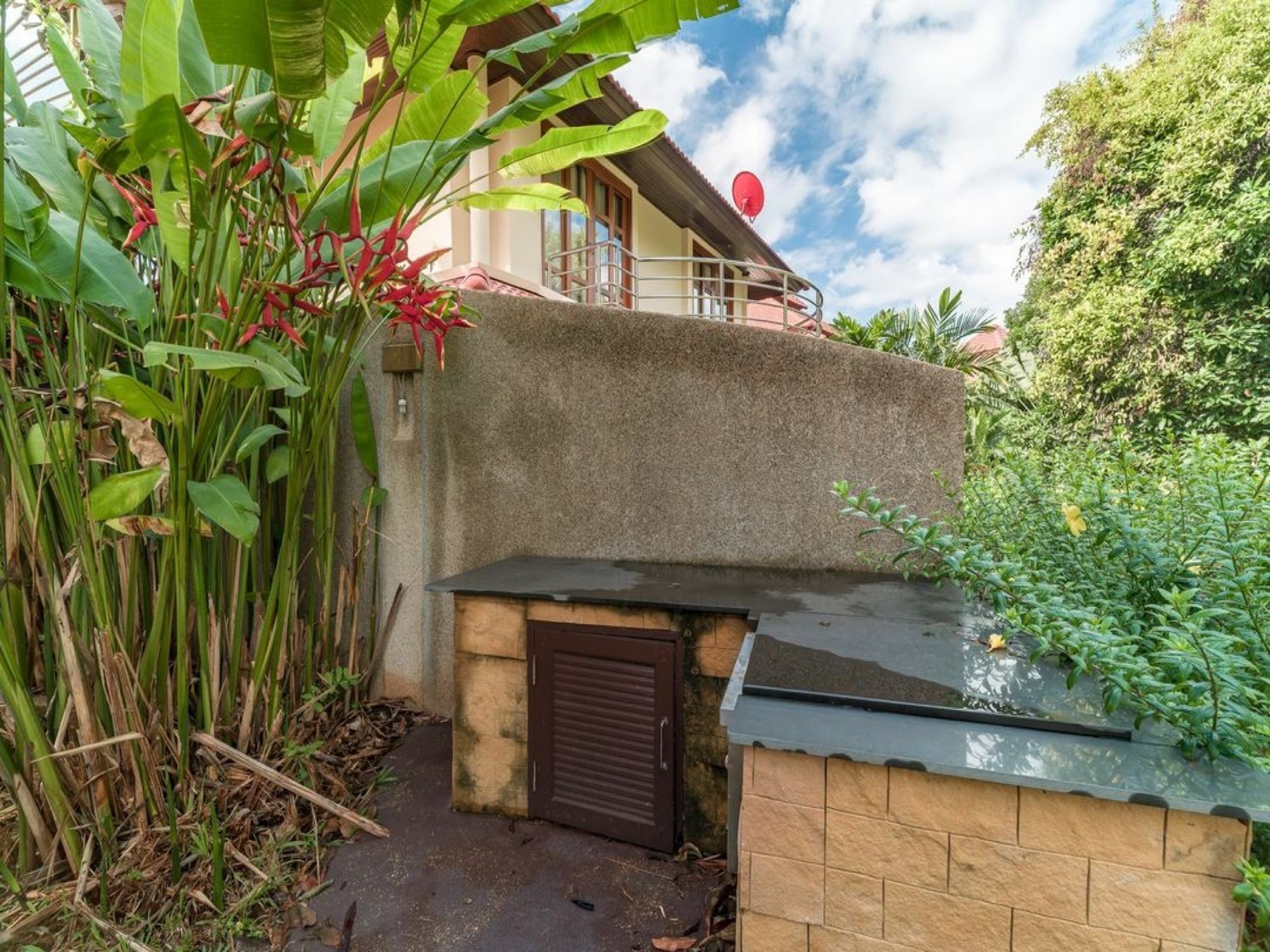 3 Bedroom On Front Tg12 Villa