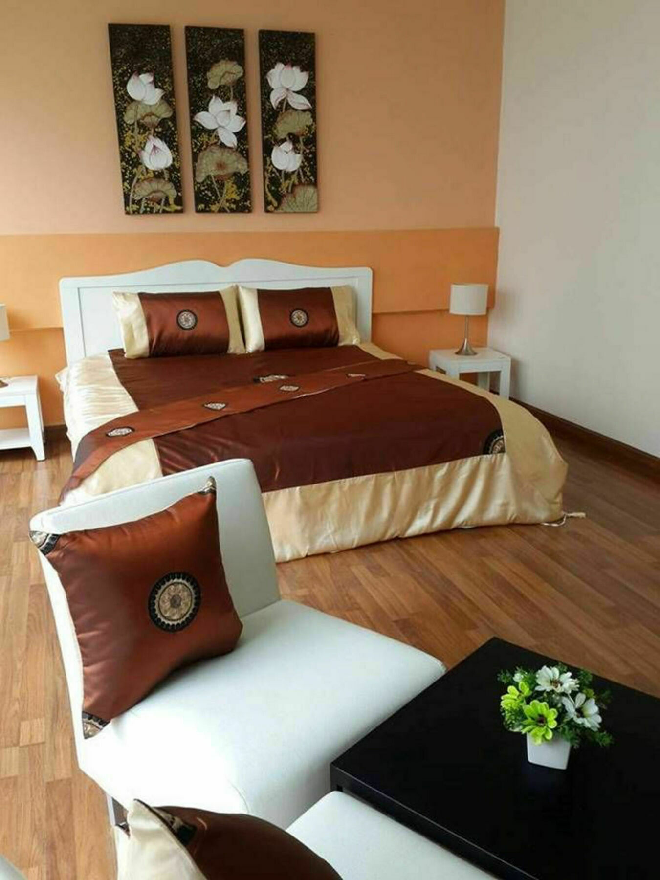 Tona Apartment *