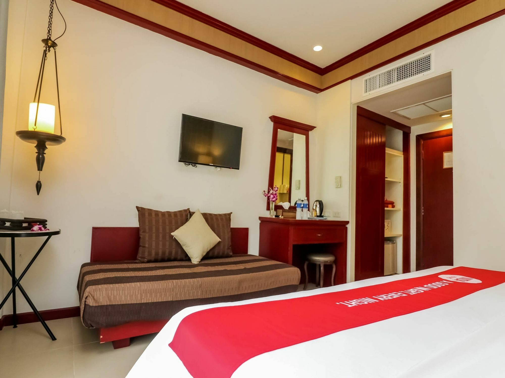 Hotel The Lokal Phuket Patong