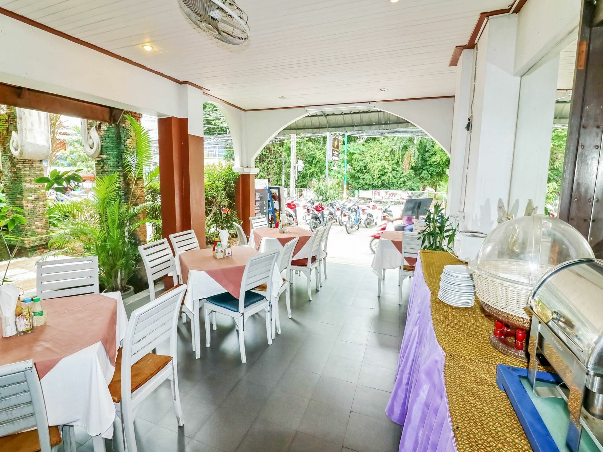 Hotel The Lokal Phuket Patong