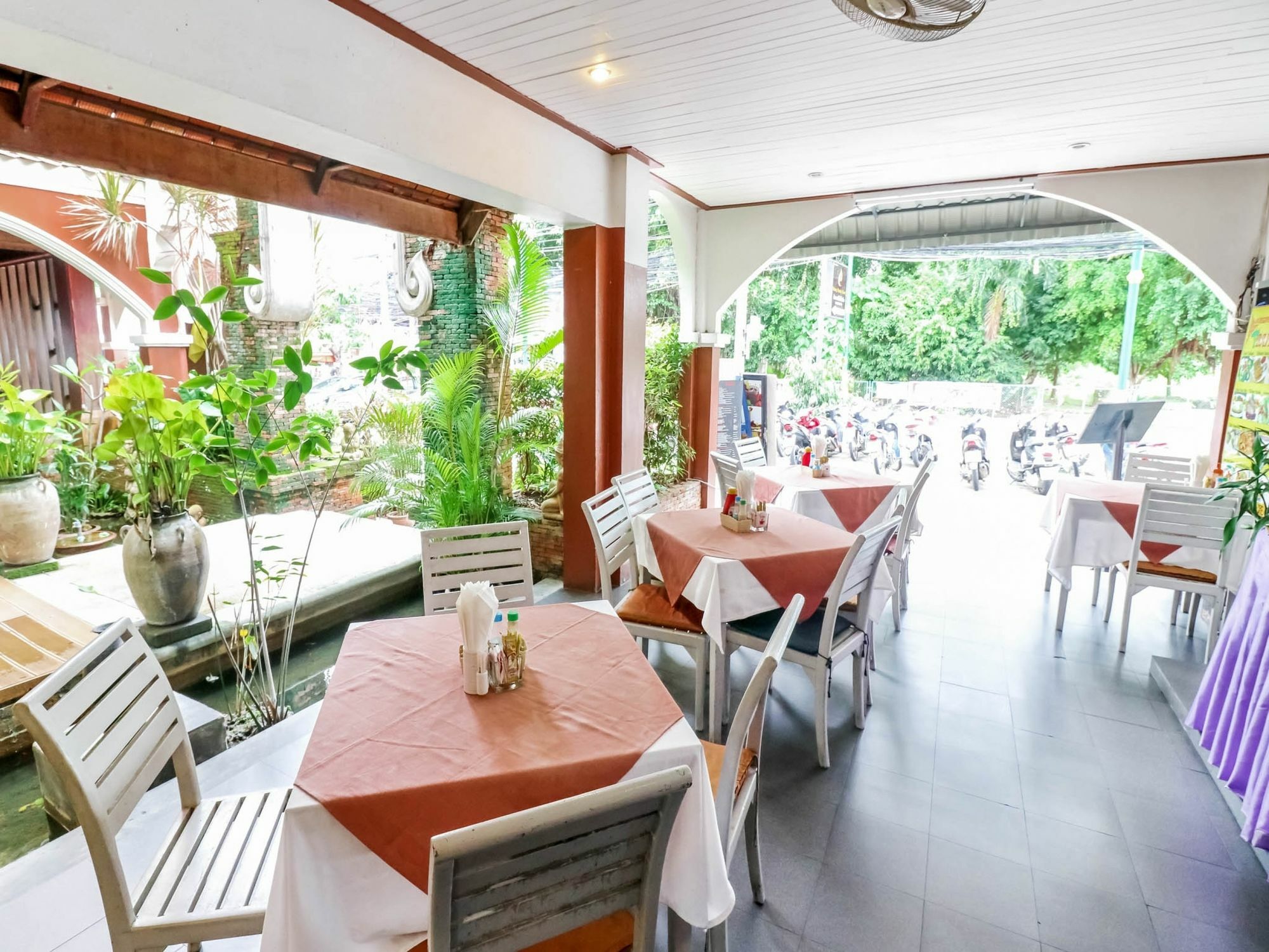Hotel The Lokal Phuket 3*