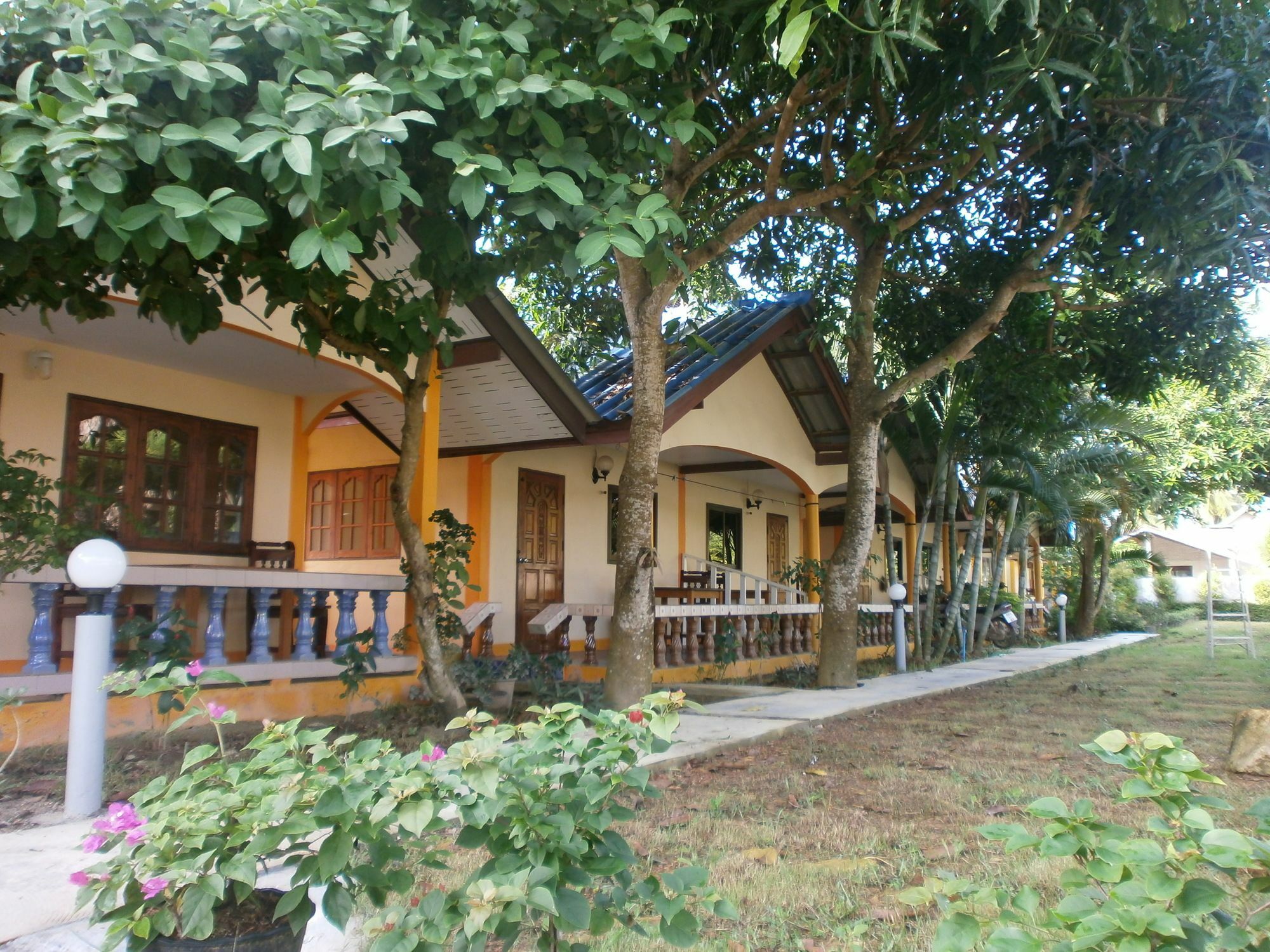 Guest house Lanta Together 2*