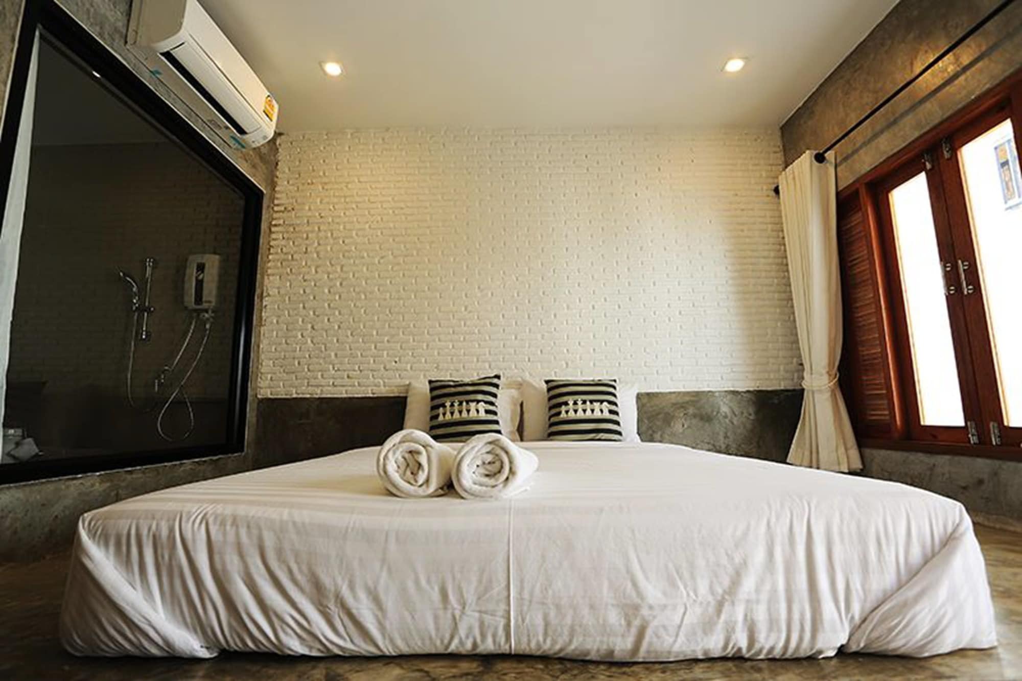 Baan Rinrak บ้านรินรักษ์ Resort 3*