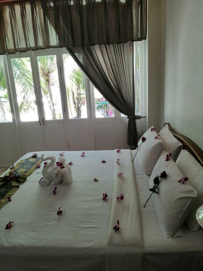 Tony And Restaurant Guest house Karon