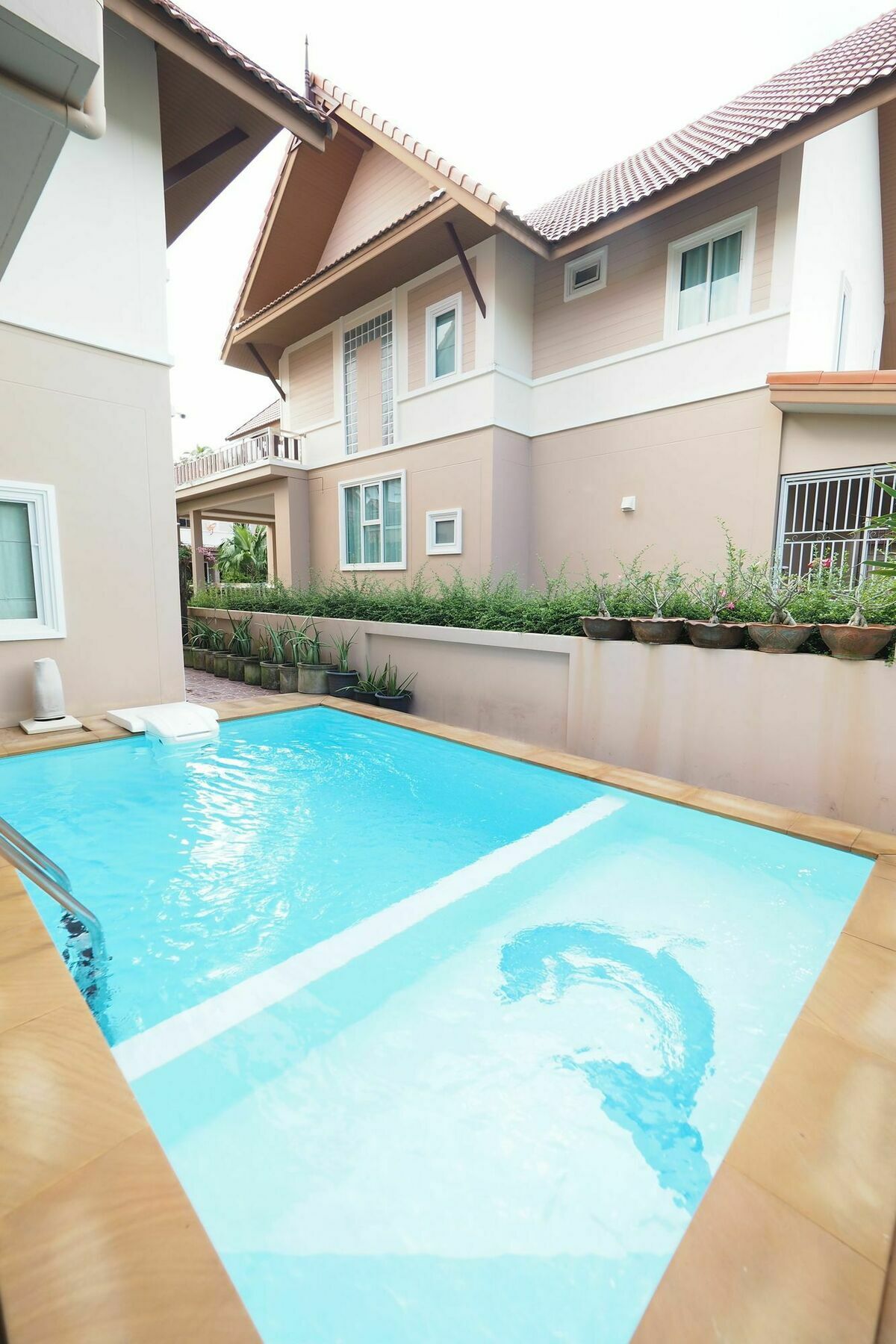 Lana Pool Villa *