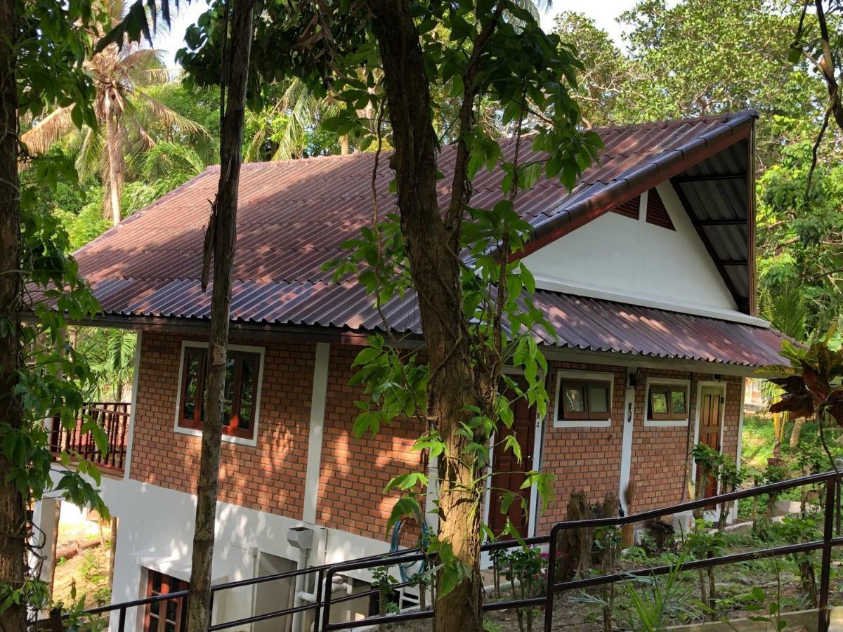 Laem Sai Bungalow Guest house Kata Beach (Phuket)