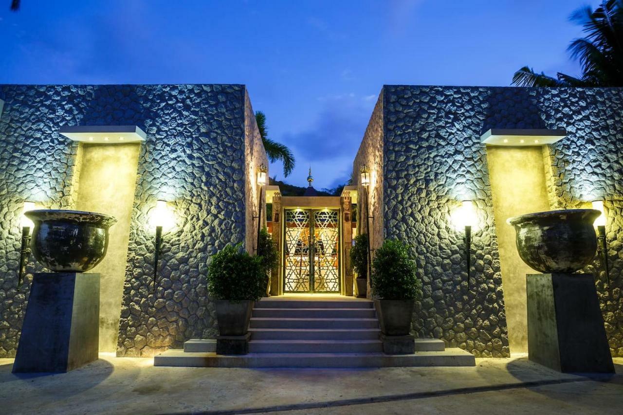 On The Rocks, 4 Bedrooms, Phuket Pousada