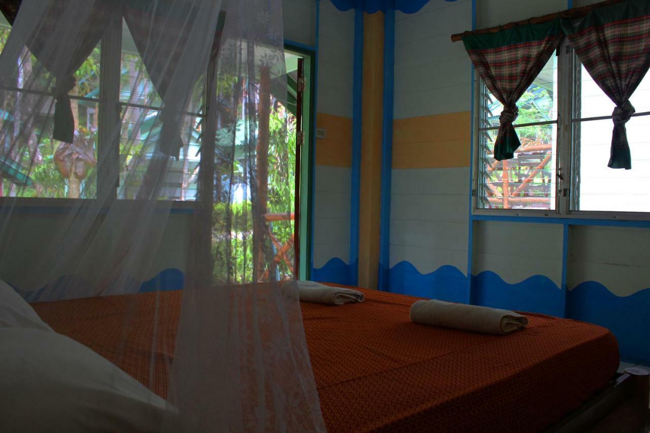 Chill Out Bar And Hostel *