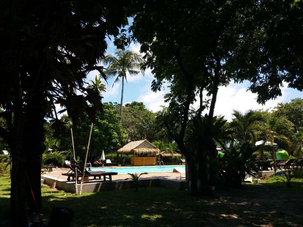 Lanta Sunny House Resort